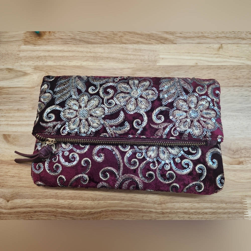 Elegant Floral Embroidered Clutch